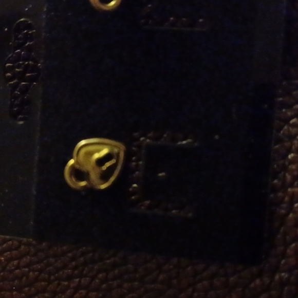 ❤️3/$10❤️ NWOT Pad Lock Earrings - Picture 2 of 3